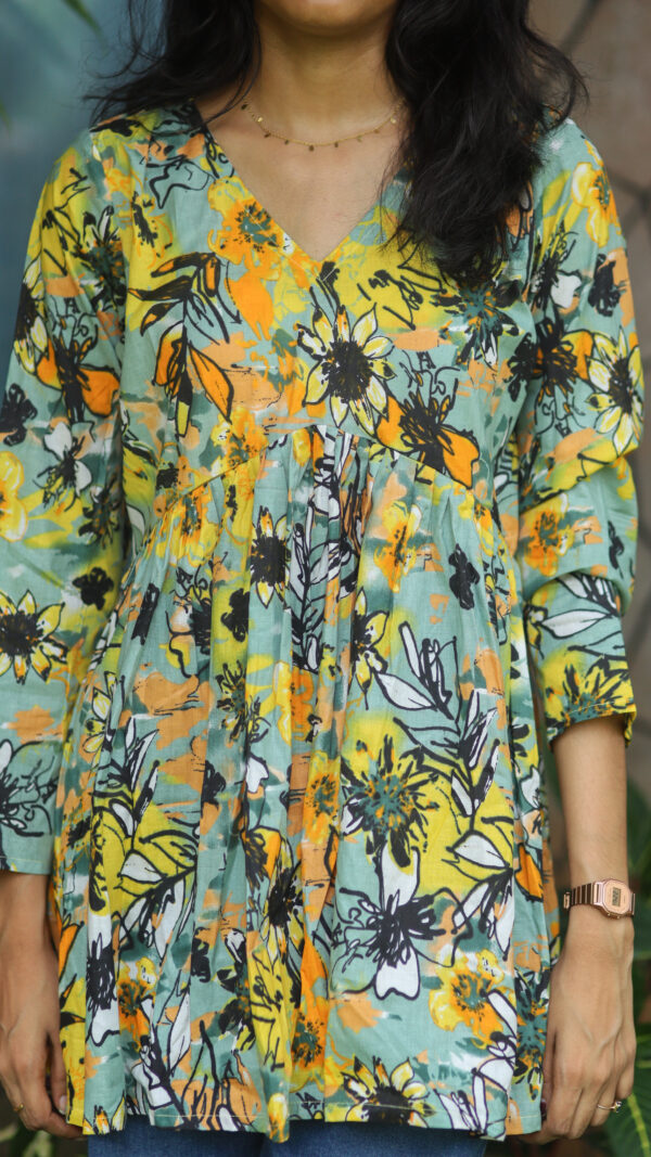 Eva | Maternity feeding short top | Uyirr - Image 2
